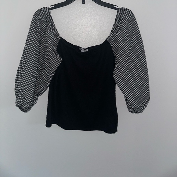 CUTE ANTHROPOLOGIE TOP - Picture 2 of 4